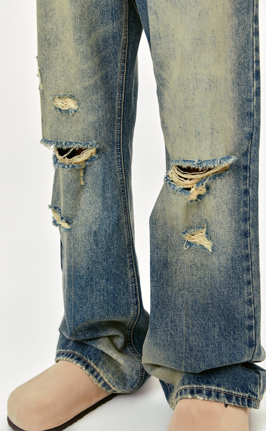 Distressed Kneecap Jeans