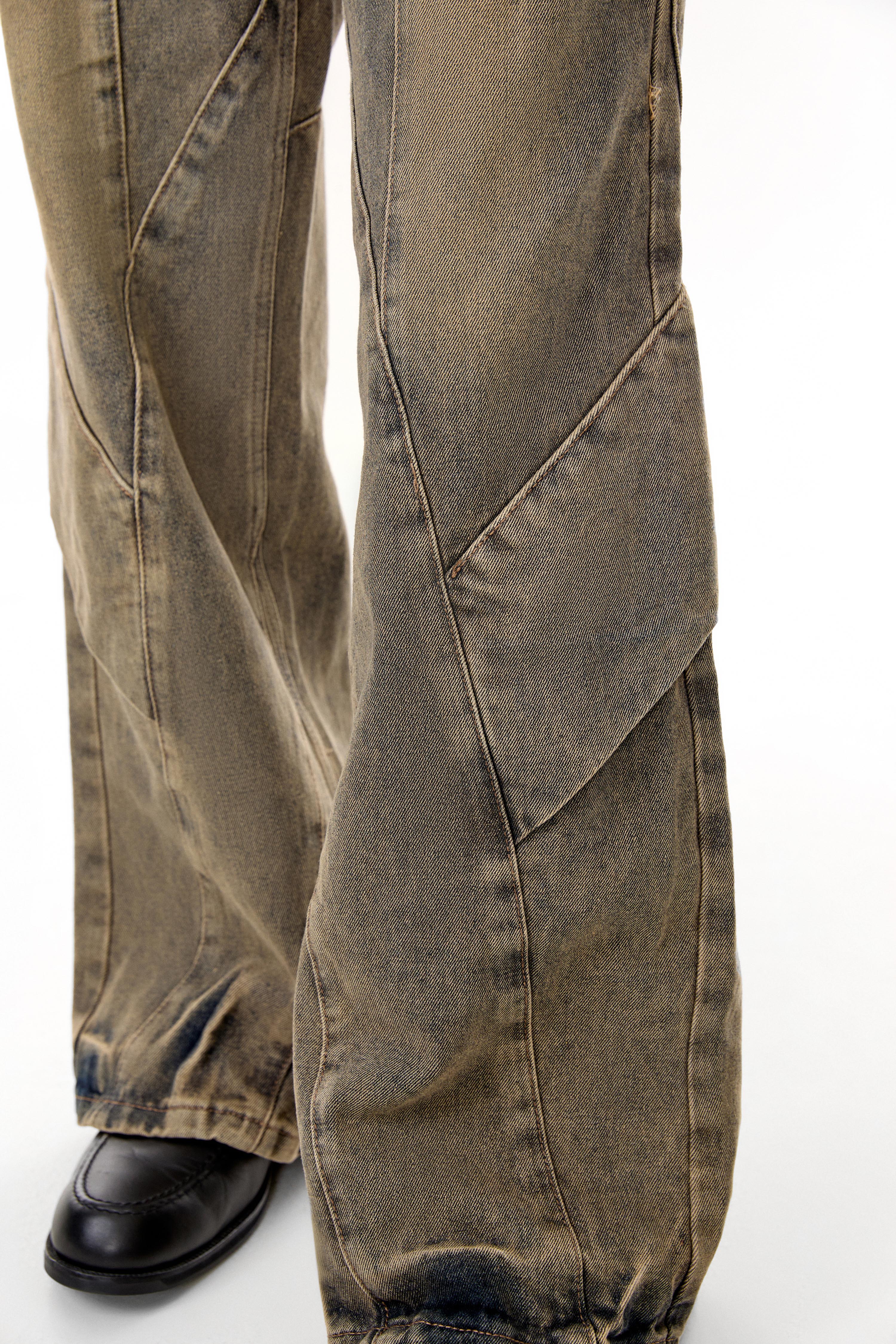 Distressed Amii Jeans